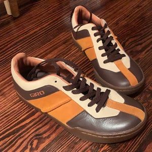 GIRO Leather & Suede Hommes Shoes. Sz 8.5. Sand Walnut Caramel Gum Color. NWT.